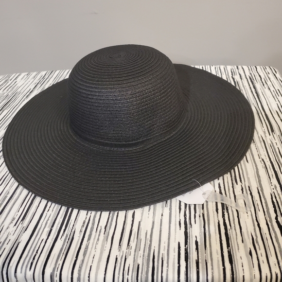 Women's Straw Black and Tan Hats Set of 2 - Picture 3 of 10